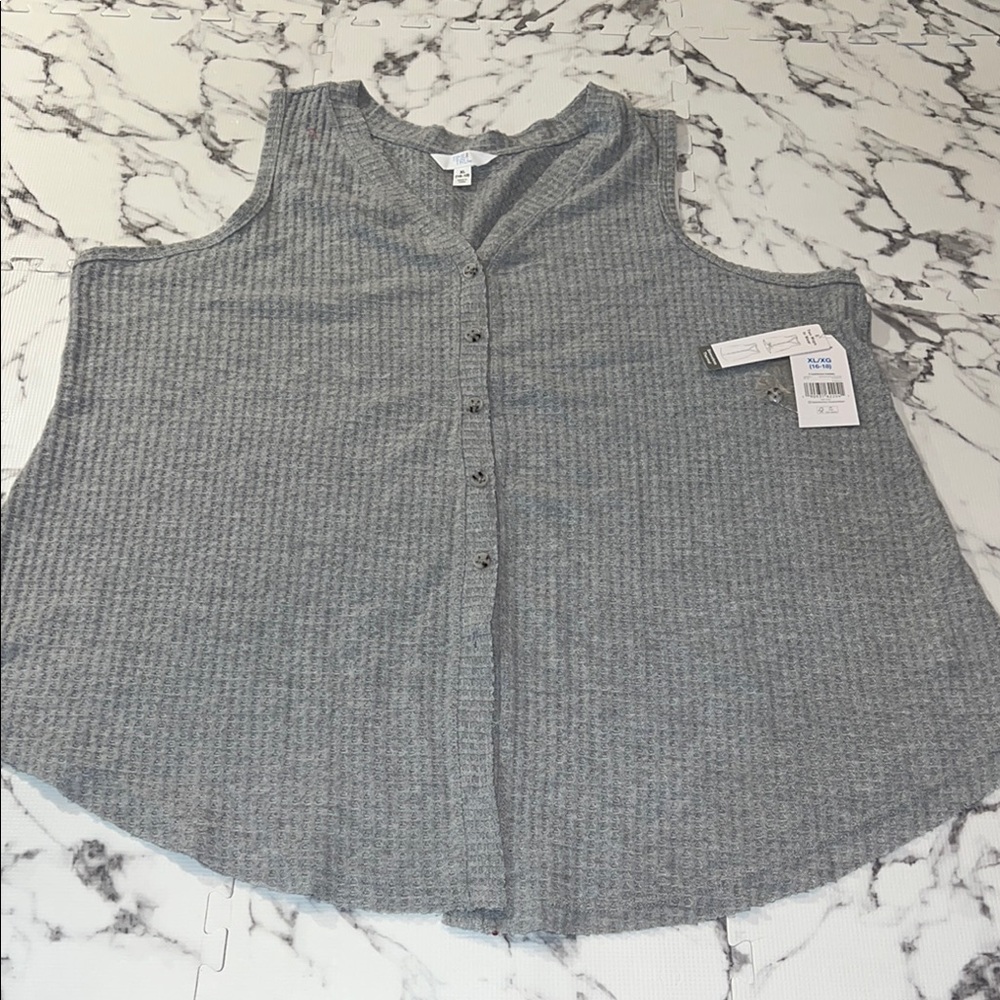 NWT Time and Tru Gray Sleeveless waffle Button Down sleeveless convertible Shirt